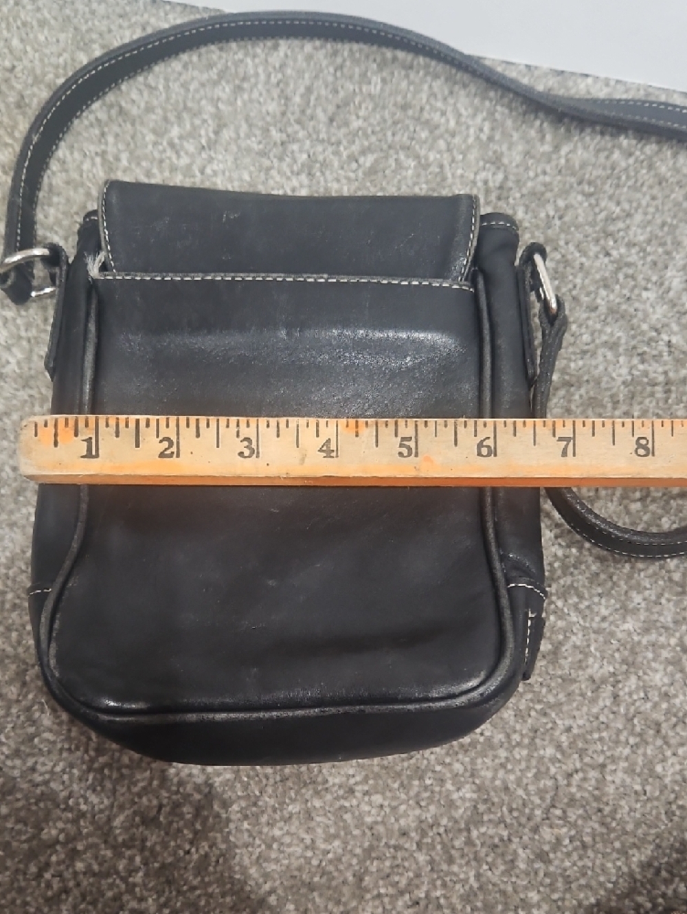 Vintage Coach Black Leather Crossbody Bag with Contrast Stitching - Picture 10 of 13
